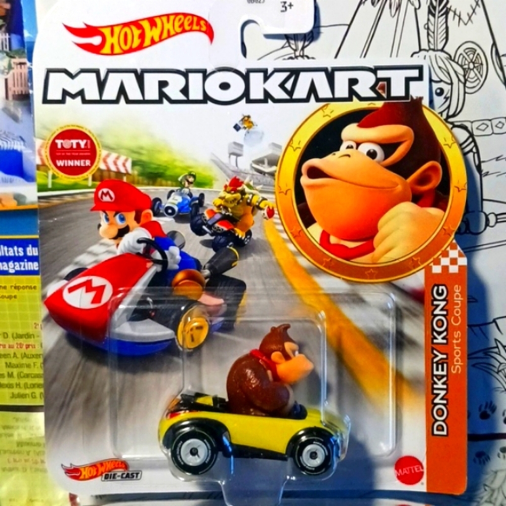 Hot Wheels Mariokart Donkey Kong-Sports Coupe, 1:64, Brown Multi.